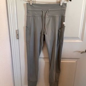 Vuori Daily Pocket legging - Stormy - Medium